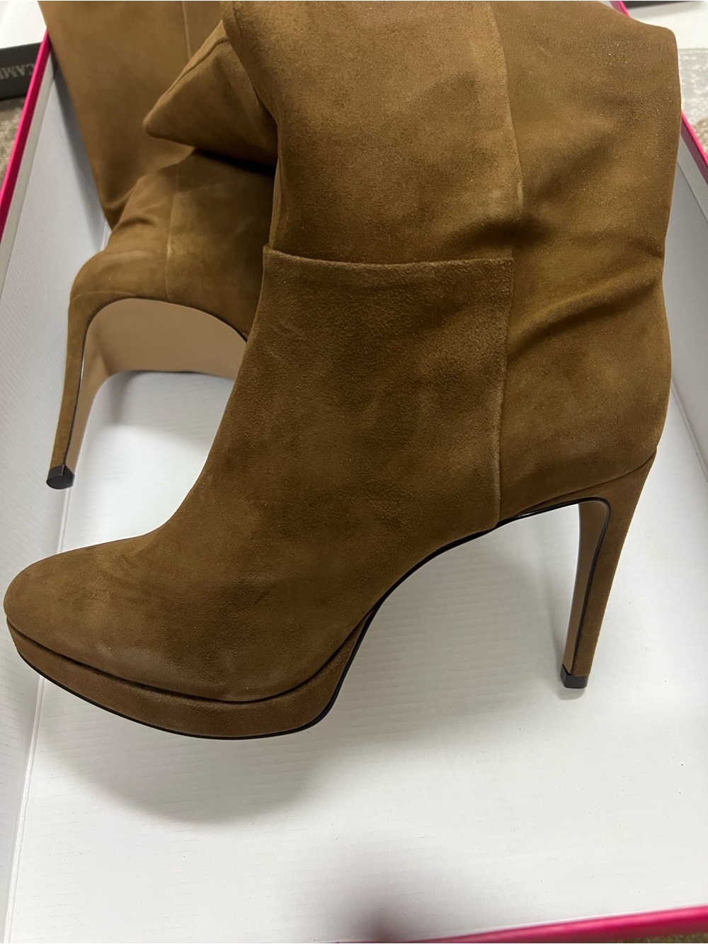 Vince Camuto
Valeria Knee
High Platform
Boot - Medium calf M (Women)
NWB - Picture 9 of 11
